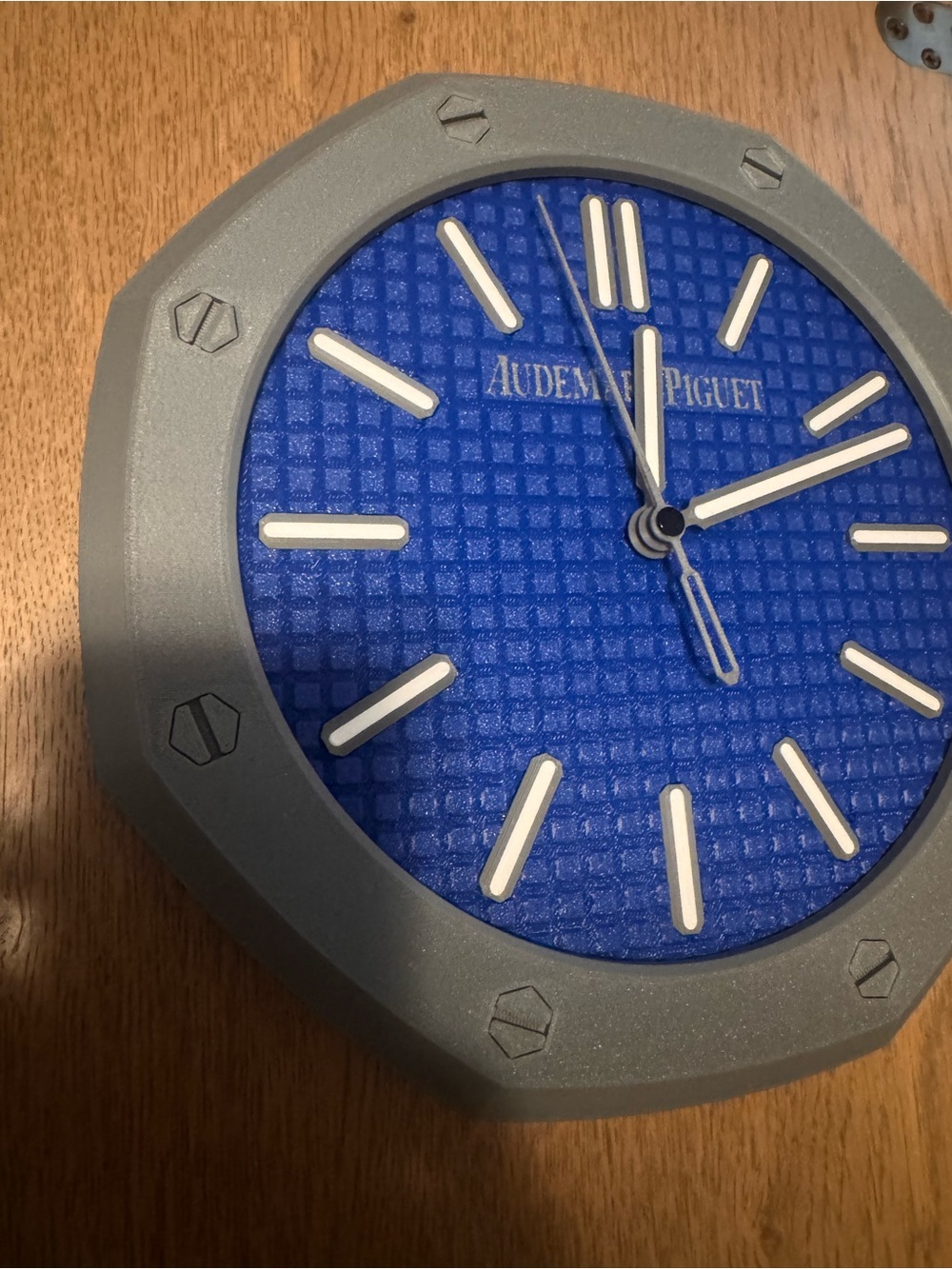 Wall‎ Clock - Picture 3 of 4